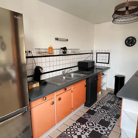 Beau 2 Pieces Quartier Brindeau A 10 Min A Pied Des Docks Et 20 Min De La Gare - Les Oceane Apartment *